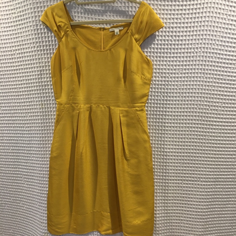 Banana republic cap sleeve silk dress with pockets